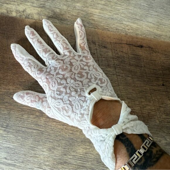Vintage White Lace Gloves Cutout Wrist Length Formal Bridal Wedding Halloween - Picture 5 of 8
